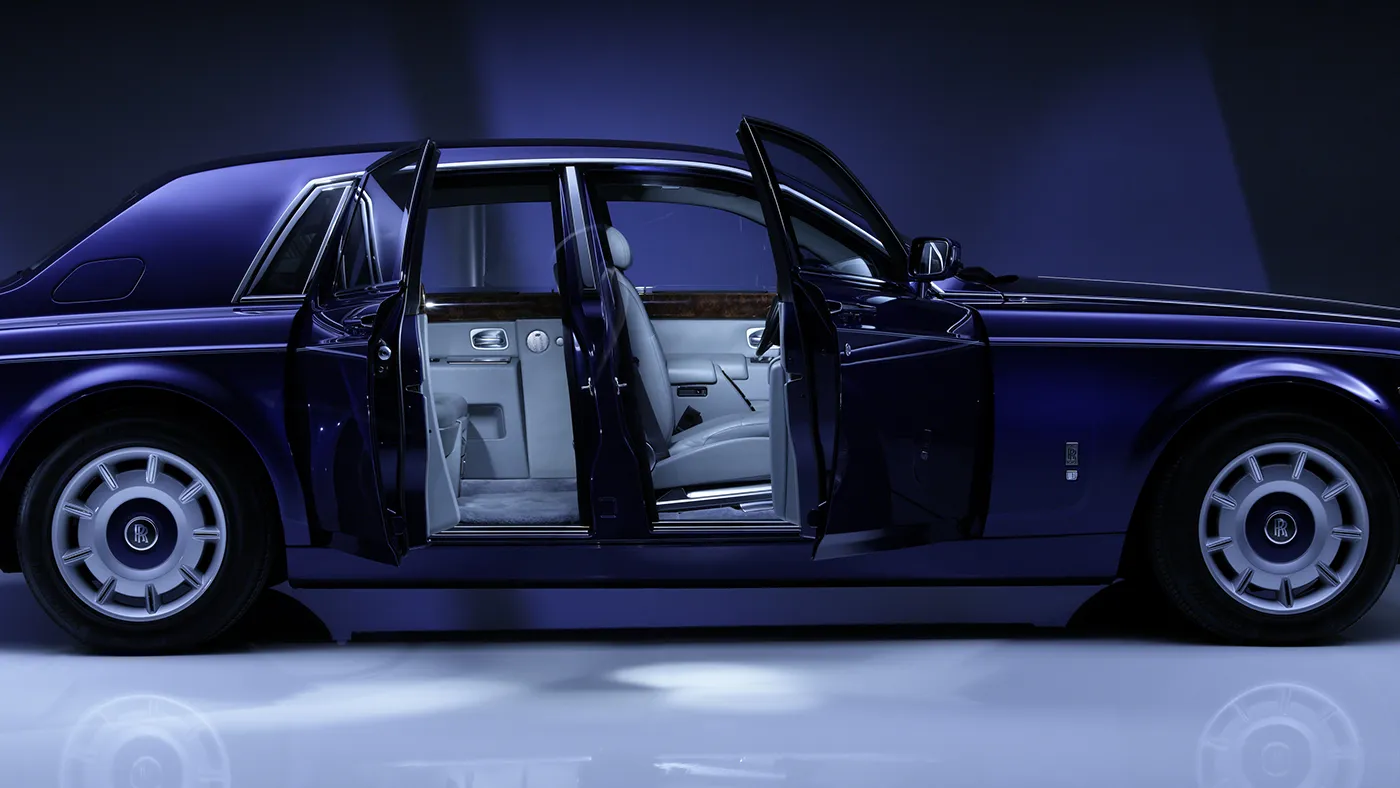 Luxusauto: Ein Rolls Royce von der Seite